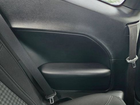 Used 2019 Dodge Challenger SXT RWD image 41