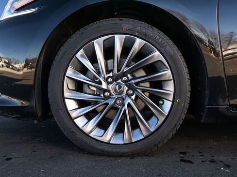 Used 2021 Lexus ES 350 Luxury w/ Accessory Package image 11