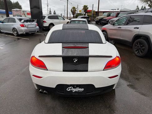 Used 2015 BMW Z4 sDrive28i image 3