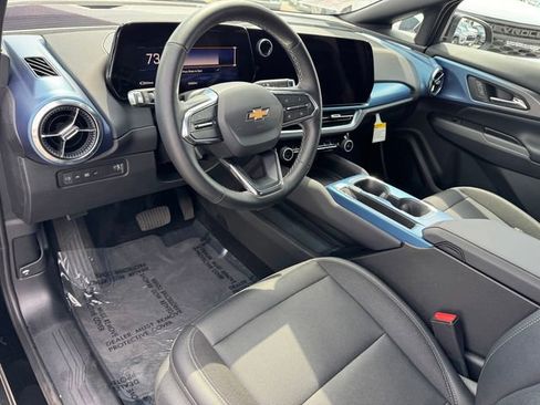 Certified 2025 Chevrolet Equinox EV LT w/ Convenience Package image 13