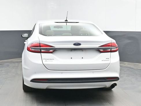 Used 2017 Ford Fusion SE FWD image 9