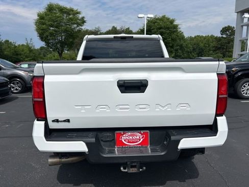 Used 2024 Toyota Tacoma TRD Off-Road AWD/4WD image 8