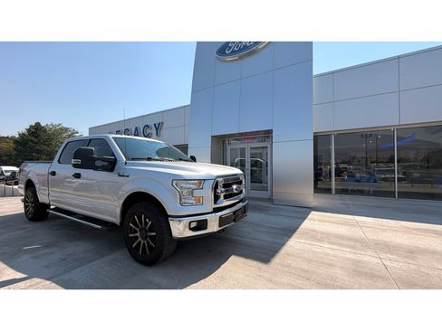 Used 2015 Ford F150 XLT AWD/4WD image 1