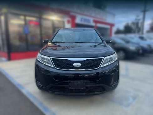 Used 2014 Kia Sorento LX image 2