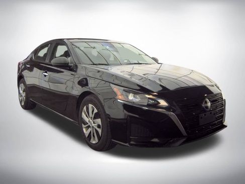 Used 2024 Nissan Altima 2.5 S FWD image 4