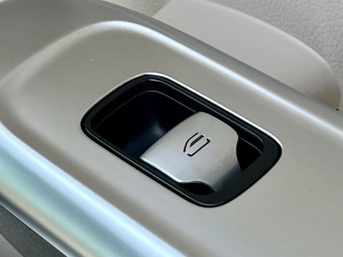 Certified 2026 Mercedes-Benz C 300 4MATIC Sedan image 29