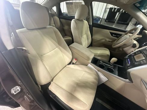 Used 2015 Nissan Altima 2.5 SV w/ Convenience Package FWD image 32