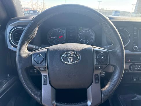 Used 2021 Toyota Tacoma TRD Off-Road image 15