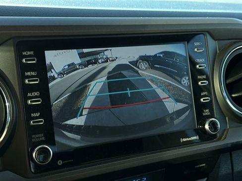 Used 2022 Toyota Tacoma TRD Off-Road image 19