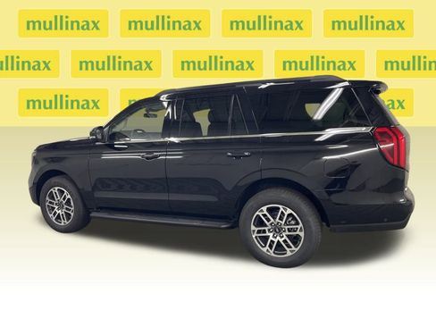 New 2025 Ford Expedition Active image 11