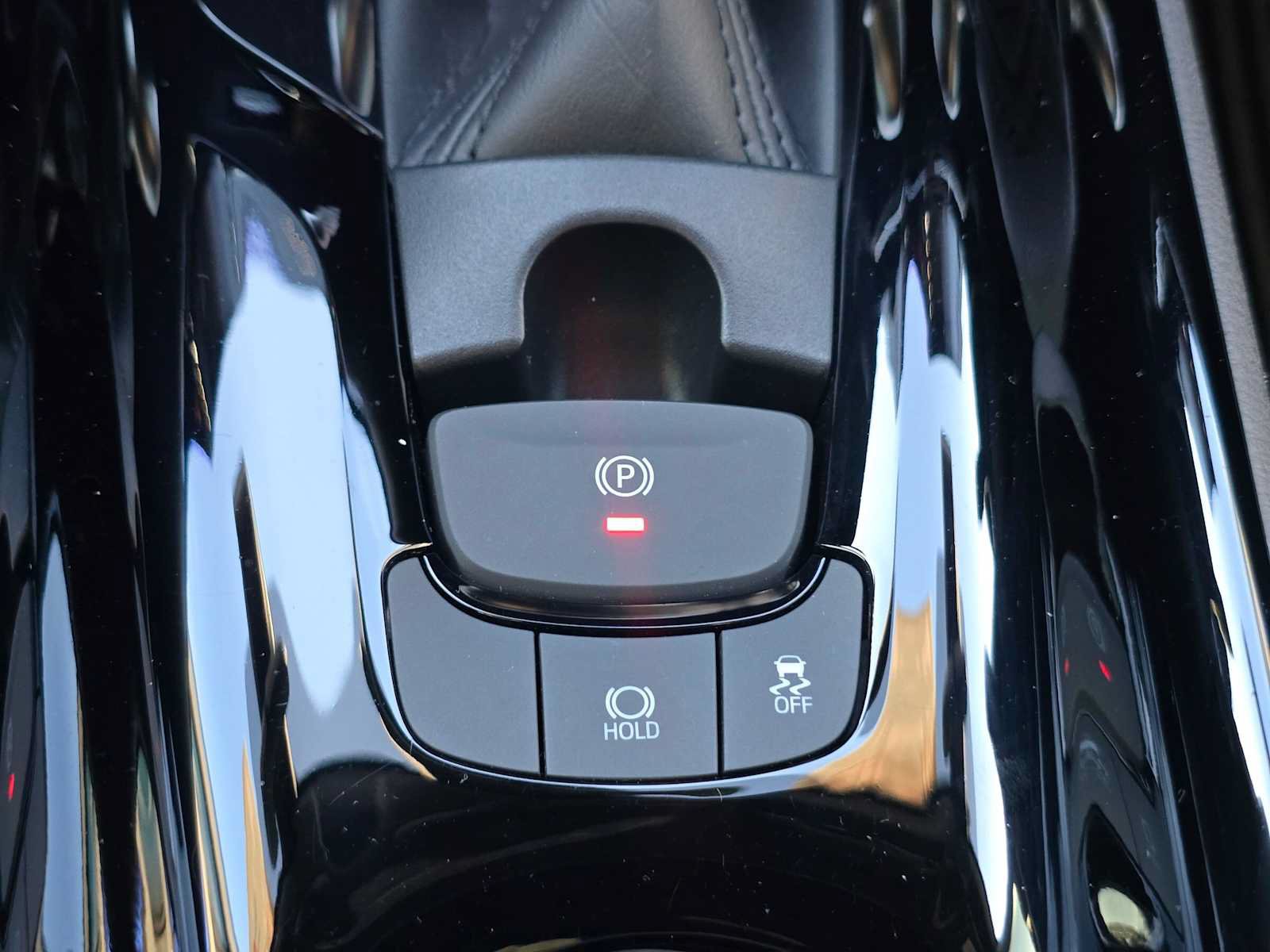 Used 2020 Toyota C-HR XLE FWD image 29