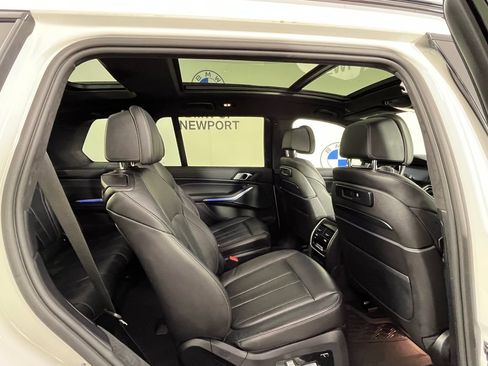 Used 2021 BMW X7 xDrive40i w/ M Sport Package AWD/4WD image 22