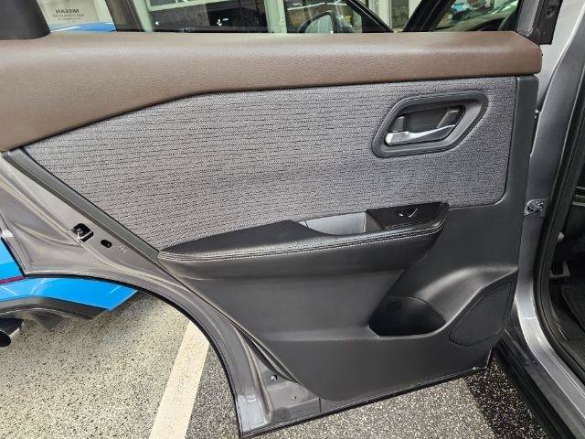 Used 2021 Nissan Rogue SV AWD/4WD image 27