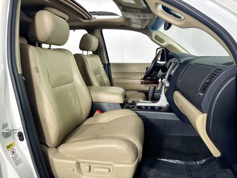 Used 2013 Toyota Sequoia Platinum image 37