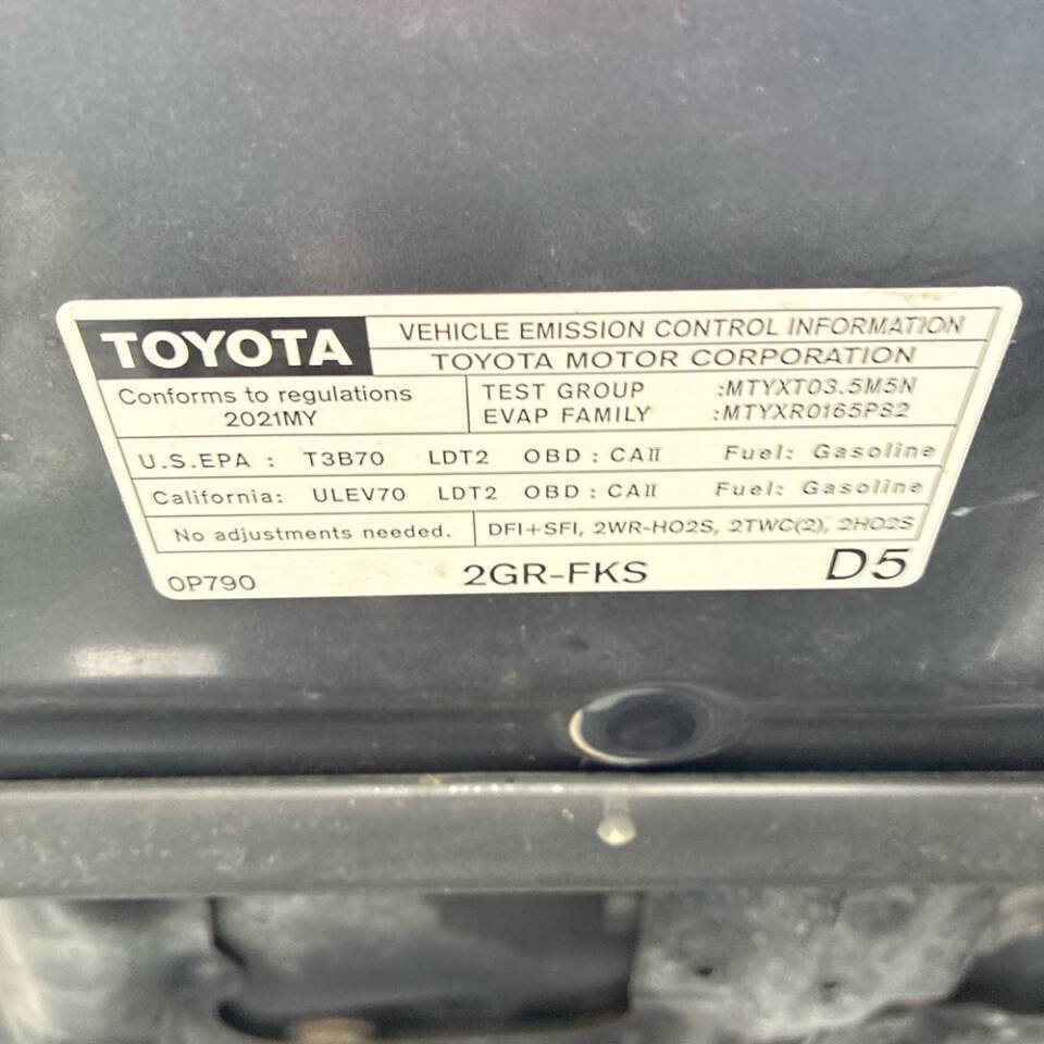 Used 2021 Toyota Tacoma TRD Off-Road w/ Technology Package AWD/4WD image 31