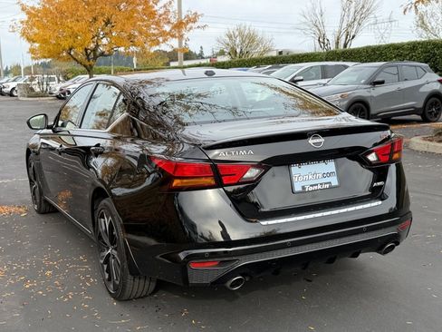 Used 2023 Nissan Altima 2.5 SR w/ SR Premium Package image 5
