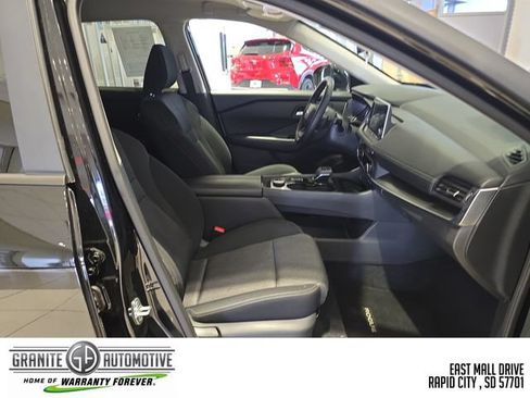 Used 2026 Nissan Rogue SV AWD/4WD image 36