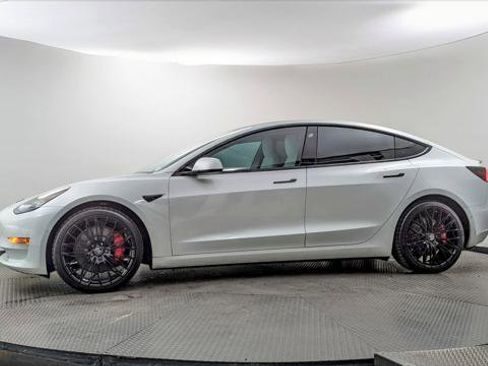 Used 2021 Tesla Model 3 Performance image 3
