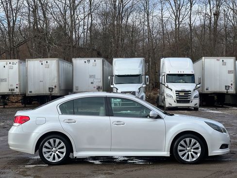 Used 2011 Subaru Legacy 2.5i Limited image 7