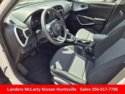 Used 2024 Kia Soul LX w/ Option Group 015 FWD image 17