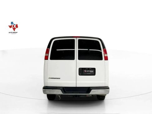Used 2020 Chevrolet Express 2500 LT w/ LT Preferred Equipment Group RWD image 43