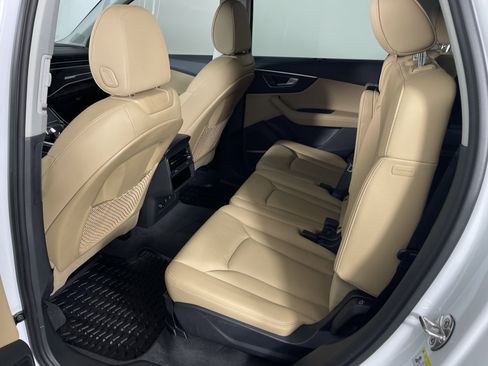 Used 2024 Audi Q7 3.0T Premium Plus image 12