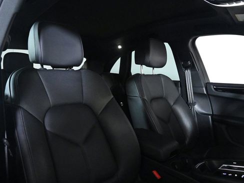 Certified 2025 Porsche Macan S image 18