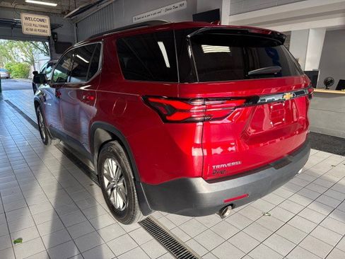 Used 2023 Chevrolet Traverse LT FWD image 5
