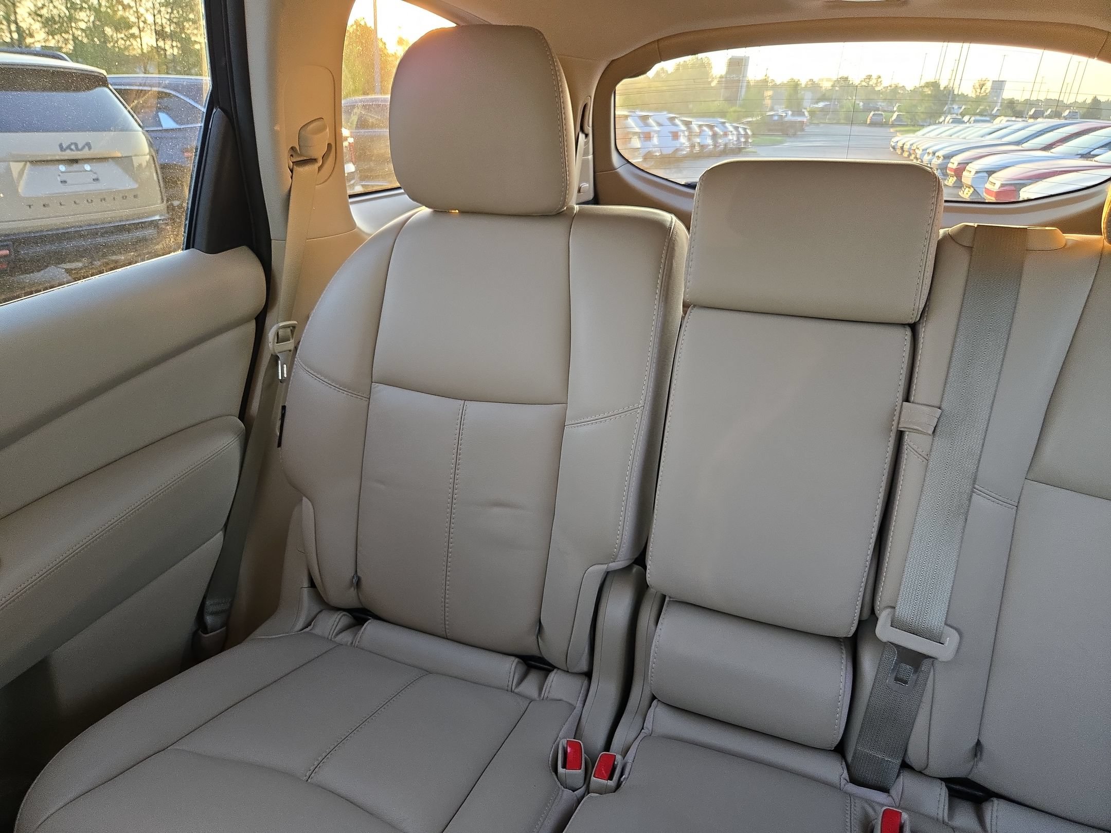 Used 2020 Nissan Pathfinder SL FWD image 12