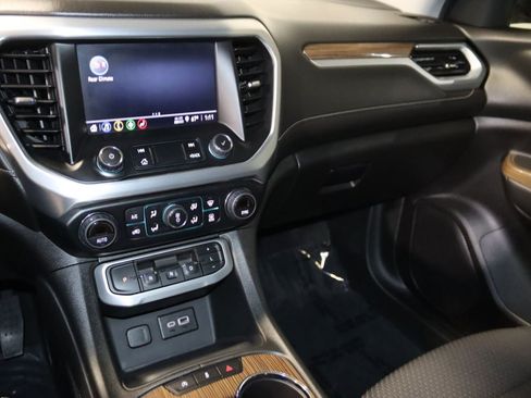 Used 2023 GMC Acadia SLE FWD image 43