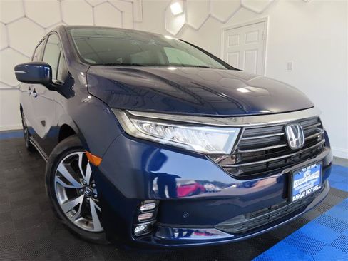 Used 2023 Honda Odyssey Touring image 2