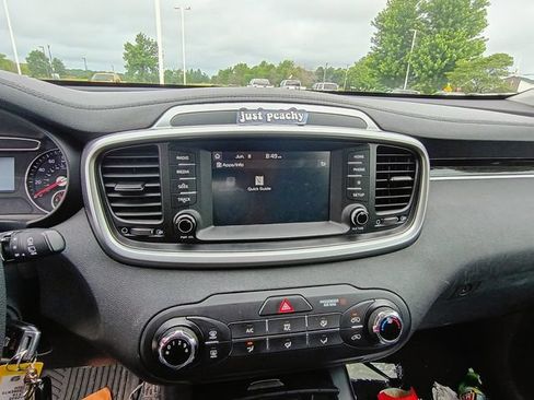 Used 2020 Kia Sorento LX FWD image 21