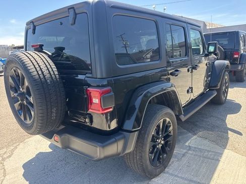 Used 2023 Jeep Wrangler Unlimited Sahara w/ Cold Weather Group AWD/4WD image 4