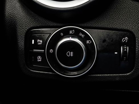 Used 2023 Alfa Romeo Stelvio Veloce AWD/4WD image 32