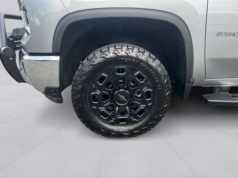 Used 2025 Chevrolet Silverado 2500 LTZ w/ Snow Plow Prep/Camper Package AWD/4WD image 9