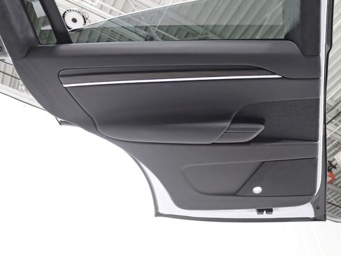 Used 2022 Tesla Model X image 36