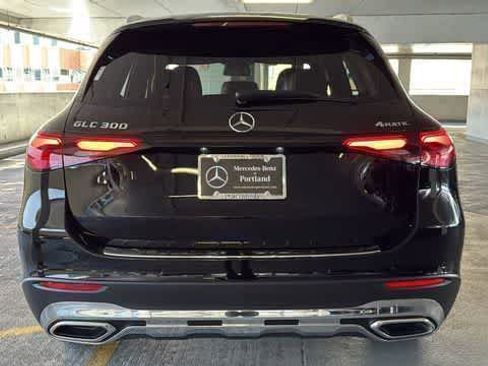 Used 2025 Mercedes-Benz GLC 300 4MATIC image 6