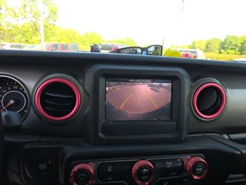 Used 2020 Jeep Wrangler Sport image 11