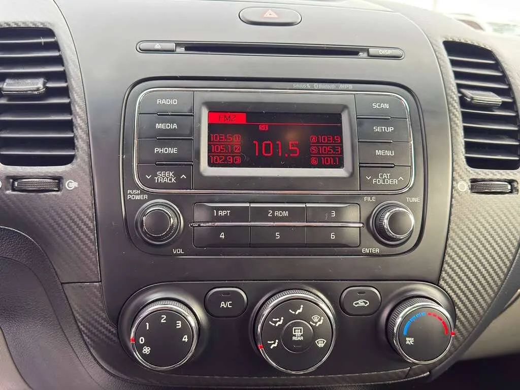 Used 2015 Kia Forte EX FWD image 17