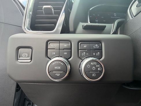 Used 2025 GMC Sierra 1500 Denali AWD/4WD image 4