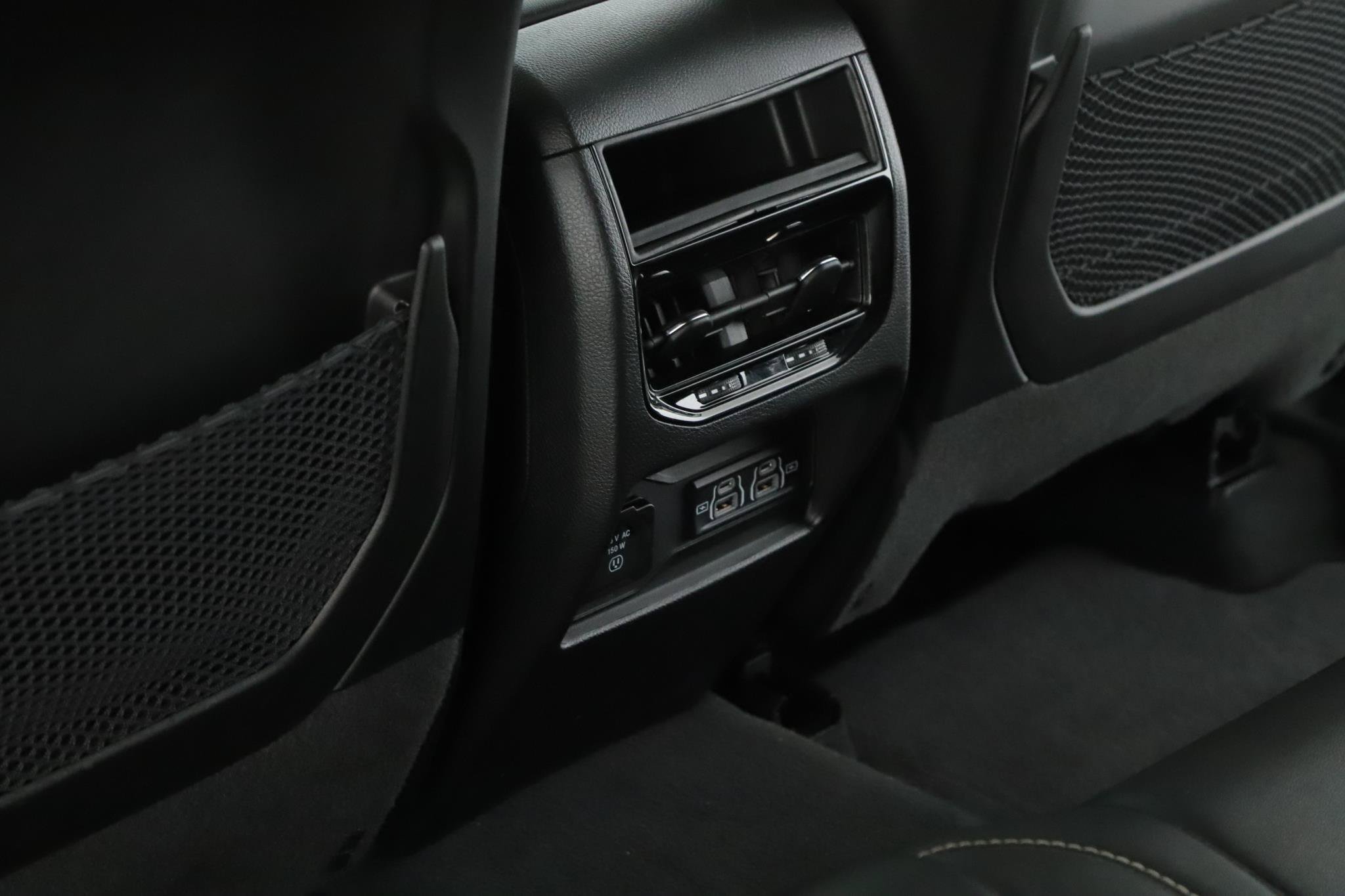 Used 2023 Jeep Grand Cherokee Altitude AWD/4WD image 7