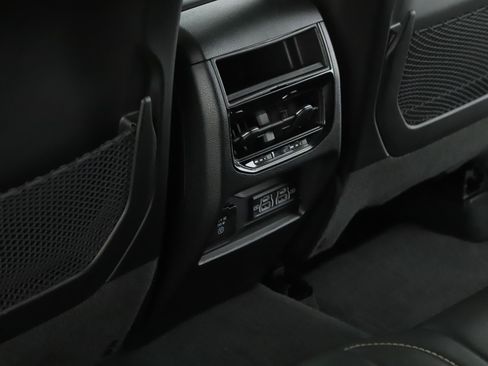 Used 2023 Jeep Grand Cherokee Altitude AWD/4WD image 7