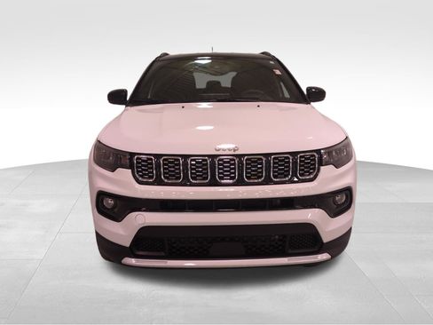 Used 2025 Jeep Compass Limited image 9