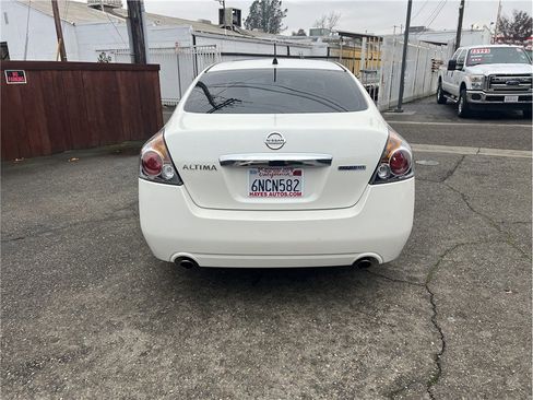 Used 2010 Nissan Altima Hybrid Sedan image 6