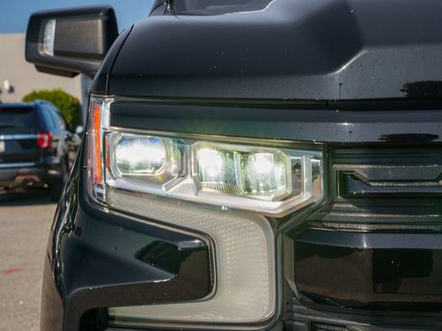Used 2022 Chevrolet Silverado 1500 LT Trail Boss w/ LT Trail Boss Premium Package AWD/4WD image 11