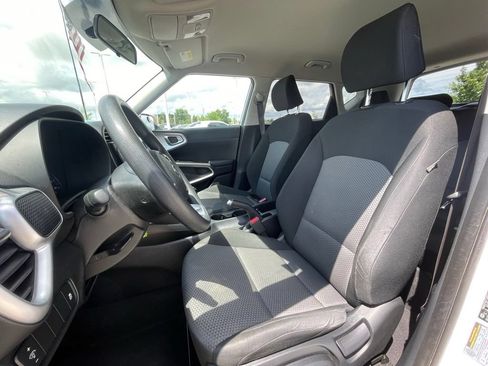 Used 2020 Kia Soul LX FWD image 19