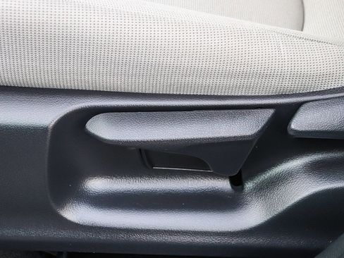 Certified 2022 Toyota Corolla Cross L image 23