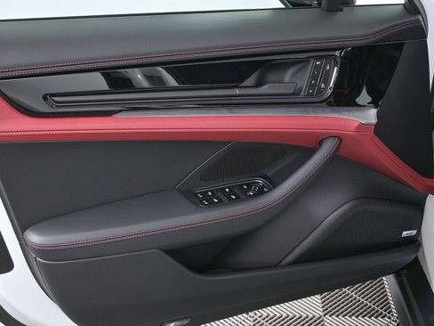 New 2026 Porsche Panamera image 6