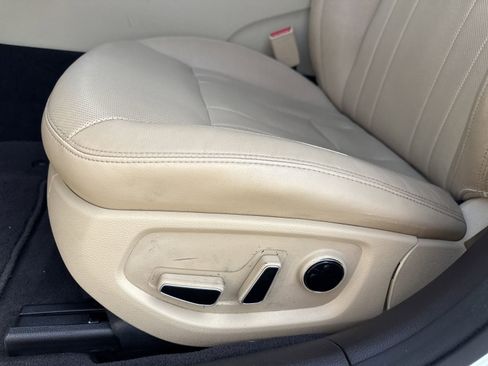 Used 2015 Hyundai Genesis 3.8 w/ Option Group 02 image 21