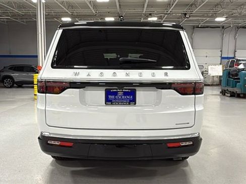 Used 2024 Jeep Wagoneer Series III image 5